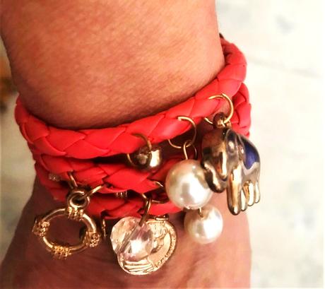 Zaujímavý náramok, 