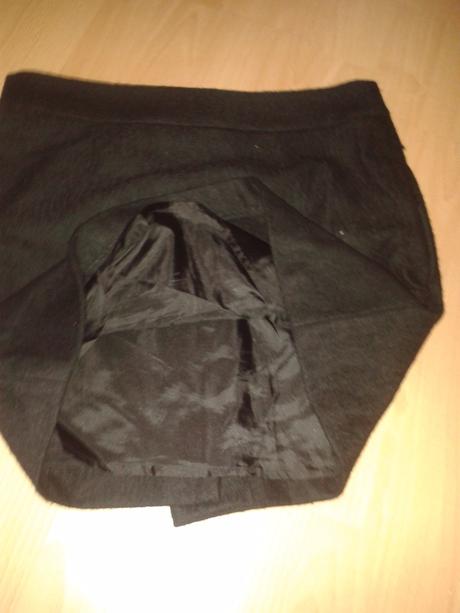 Tepla cierna sukna, 38