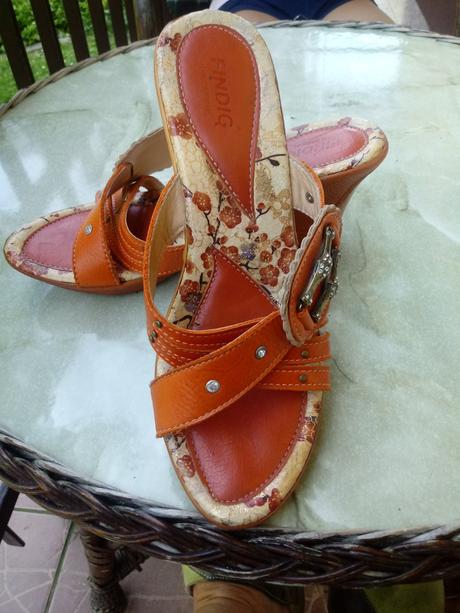 Pekné sandálky na platforme., 39