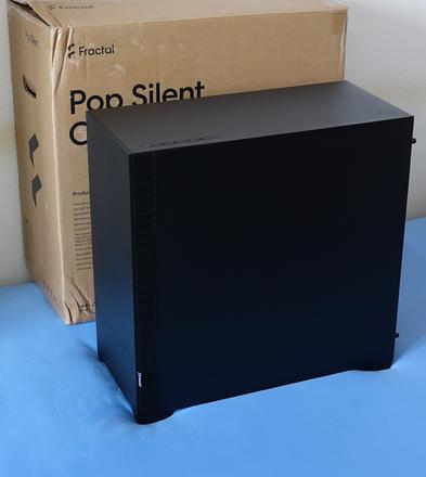 Počítačová skriňa fractal design pop silent solid,