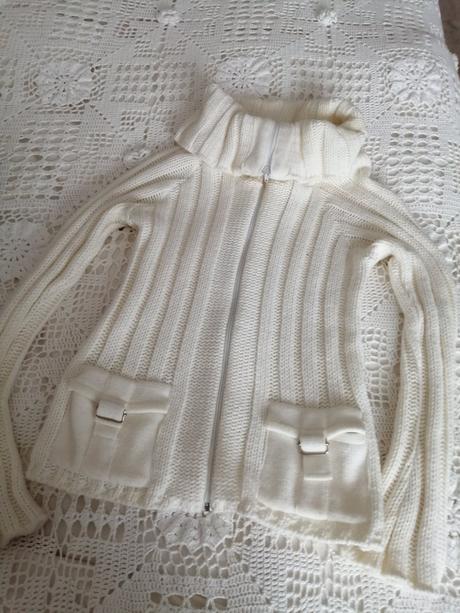 Biely sveter, xl