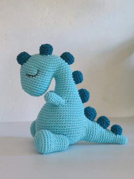 Háčkovaný dinosaurus 19 cm, 