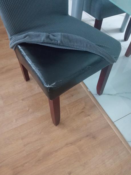 Jedálenský stôl kožené stoličky,