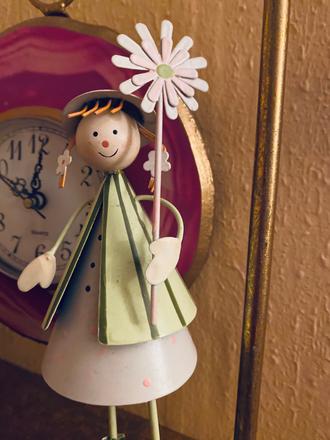 Dievčatko s kvetinkou dekorácia,