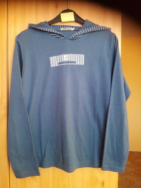 Mikina s kapucňou, 158