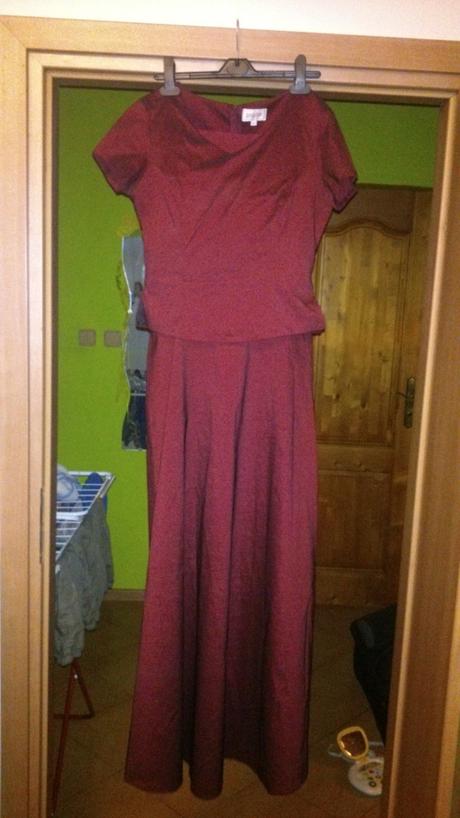 Spolocenske saty, 40