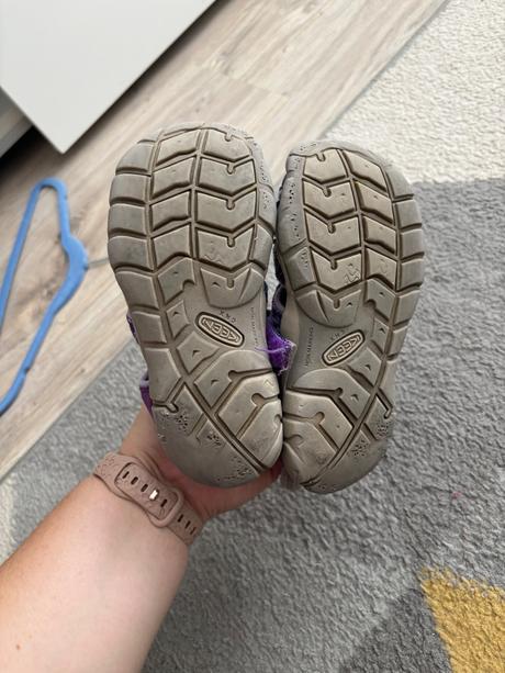 Sandálky, keen,27
