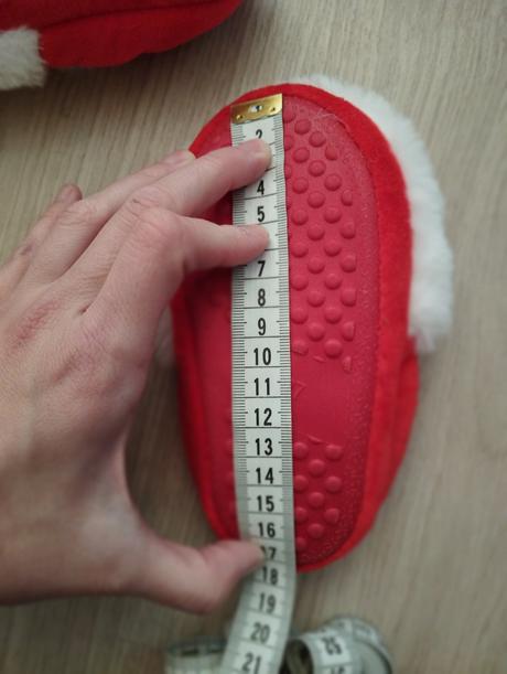 Mikulasske papuce, 26