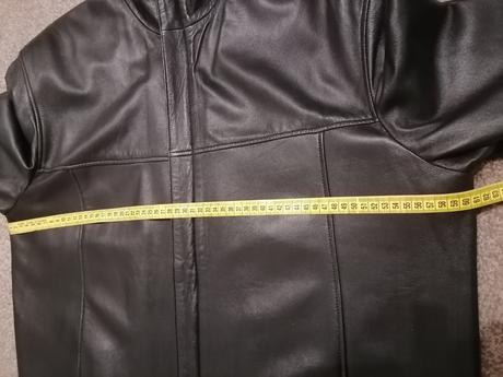 Kožená bunda, 54
