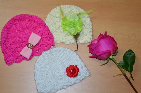 Háčkovaná čiapočka s kvetom, <50 - 158