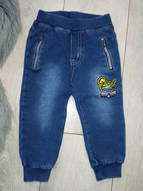 Chlapčenské tmavomodré rifle s výšivkou (92), 92