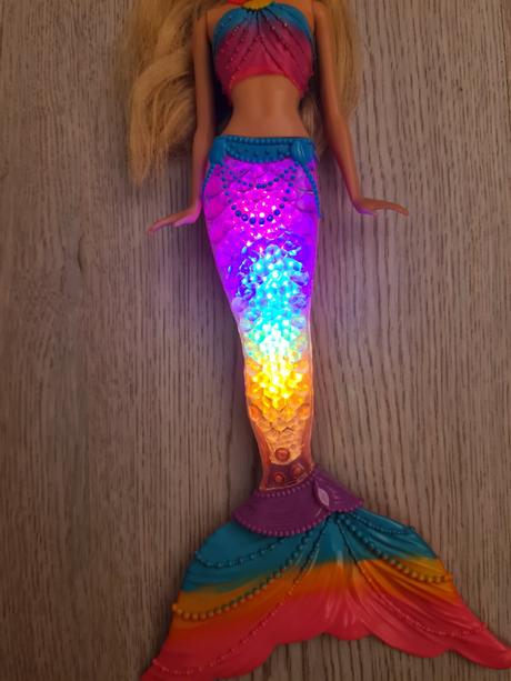 Mattel svietiacia barbie morská víla,