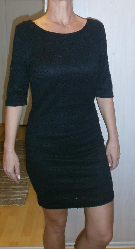 Čierne spočenské šaty, 38