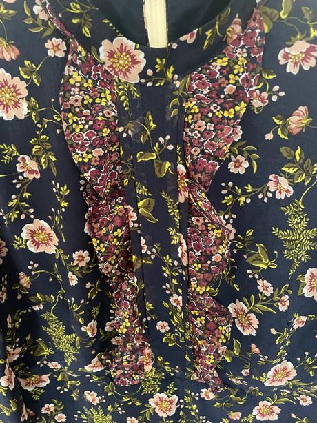 Tmavomodre kvetovane saty s volankom m&s, marks & spencer,42