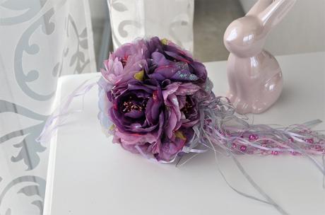 Dekoračná guľa z pivoniek, 