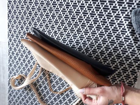 Trojfarebná kabelka, 