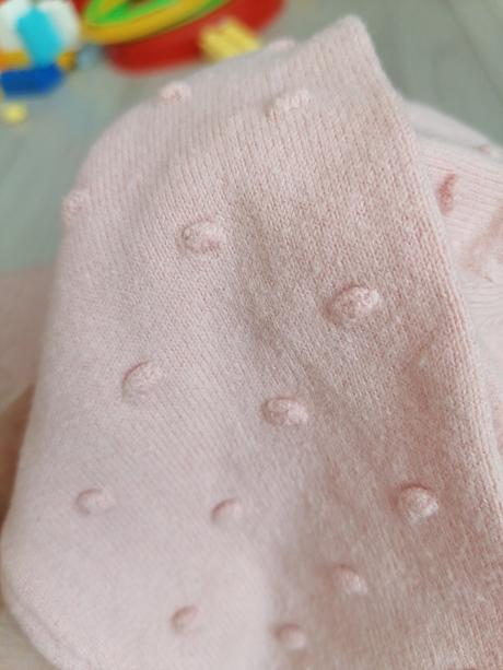 Svetrik s nopkami, next,92