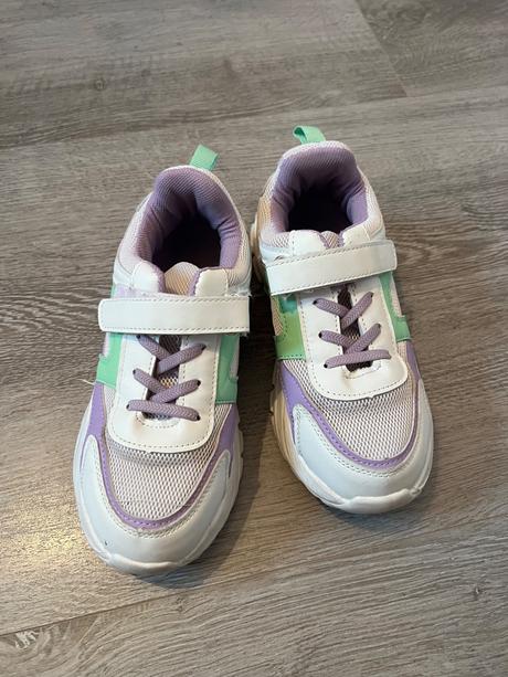 Tenisky na suchy zips, 35