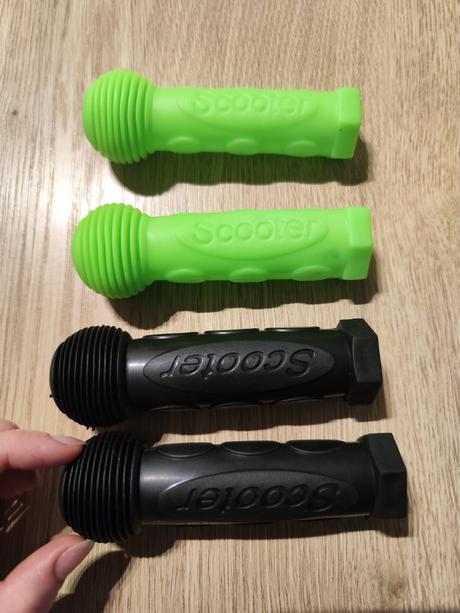 Rukoväť na kolobežku - 2 páry,