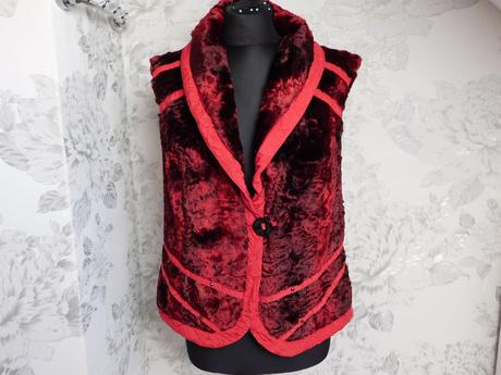 Pekna štylova plišova vesta, 42