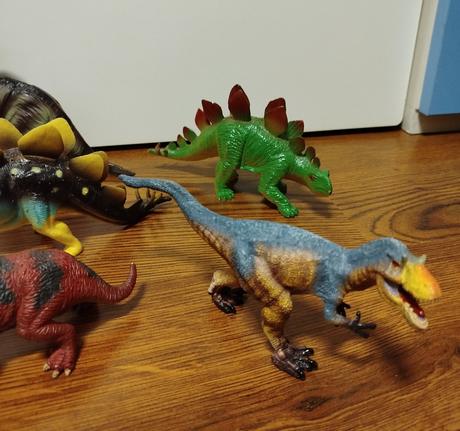 Krásne veľké dinosaury 10ks - super stav,