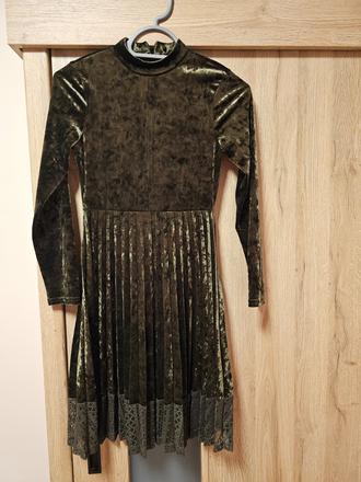 Sviatocne saty 146, reserved,146