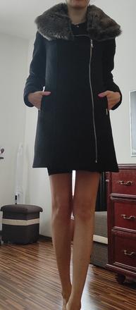 Hrubší zimný kabát, 36