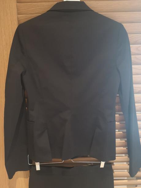 Čierny kostým s tubovou sukňou mango, mango,170