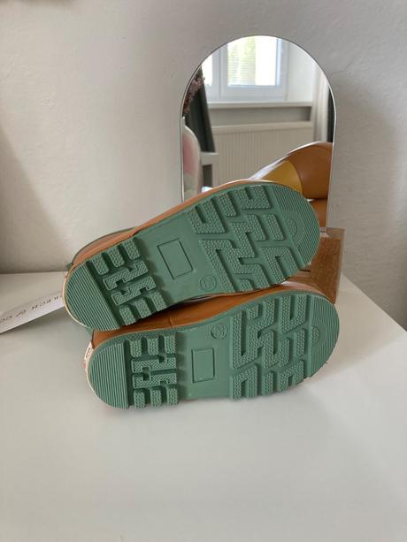 Gumáky grech & co, 25