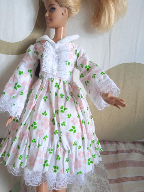 Šaty babika barbie,