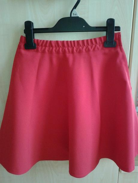 Červená zvonová sukňa v.128/134, 128
