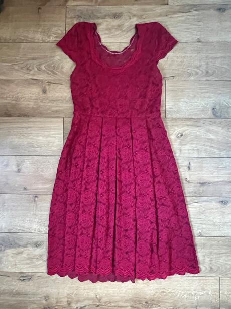 Čipkované šaty, l