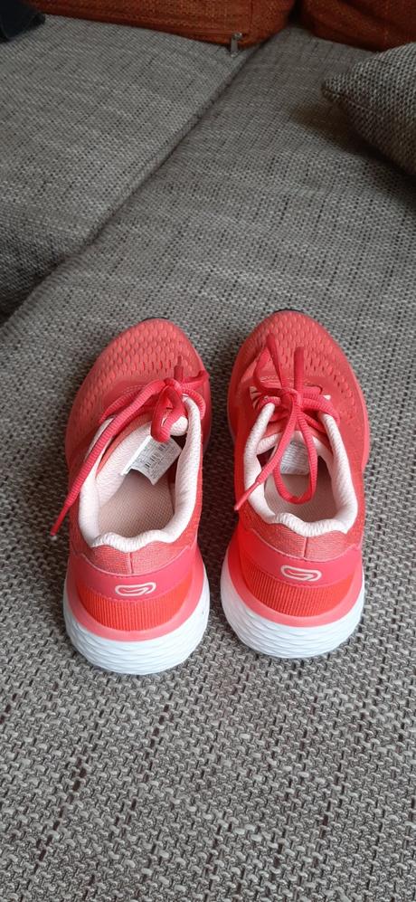 Bezecke tenisky, decathlon,38