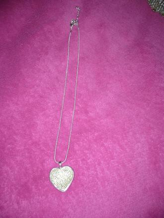 Nahrdelnik so srdieckom, 