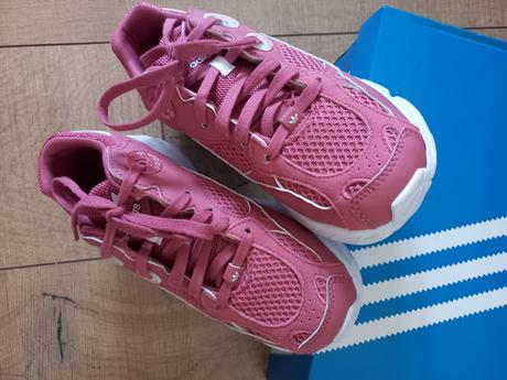 Tenisky na telesnu, adidas,34