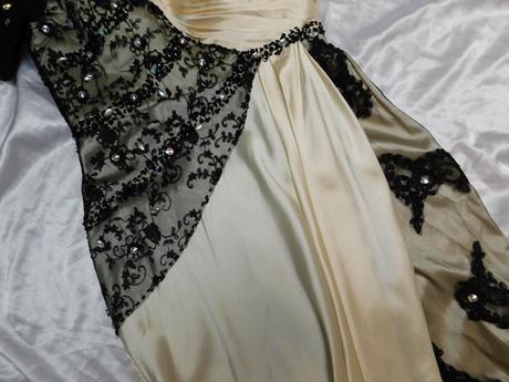 Velmi pekne spolocenske saty, 38