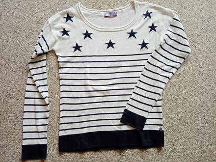 Sveter s pásikmi a hviezdičkami vel. s, s