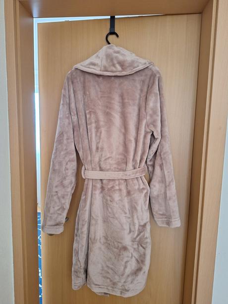 Zamatovy zupan, reserved,l