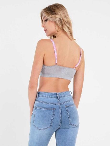 Šedá podprsenka, gate,s