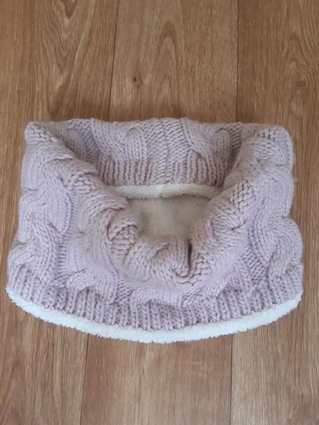 Šál, tunel, clockhouse