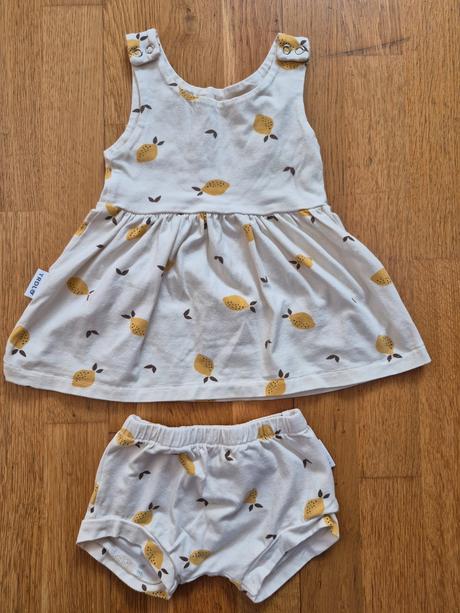 Šaty a nohavičkové kraťase trdlo, 86–98