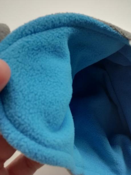 Hrejivá čiapka žralok top stav, tesco,104