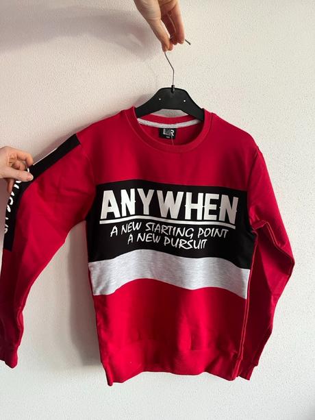 Čierno-červená chlapčenská mikina, 140