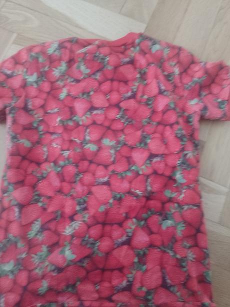 Tricko s jahodami, 36