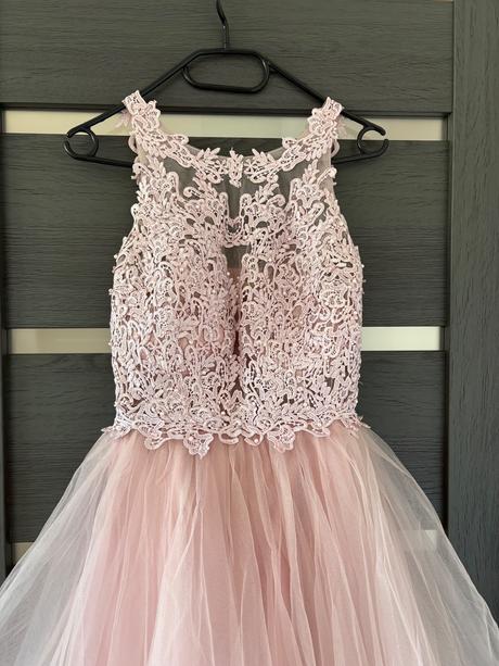 Ružové tylové šaty, m
