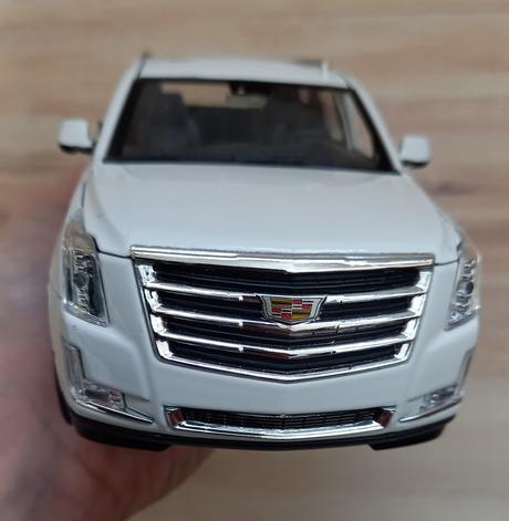 Auto - cadillac escalade,