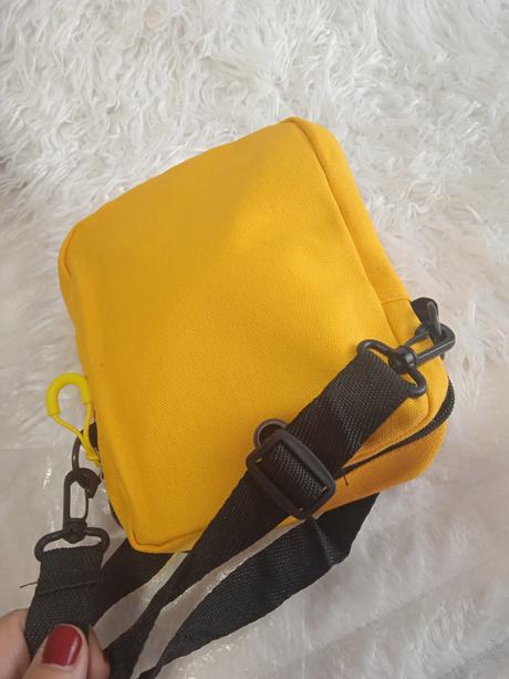 Kabelka s otvorom na slúchadlá, 