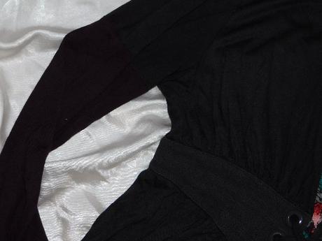 Luxusne pekne upletove saty, s