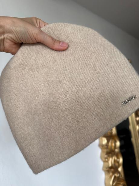 Teplá elegantná čiapka,