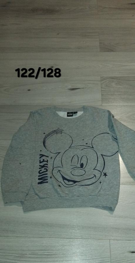 Mikiny, 122